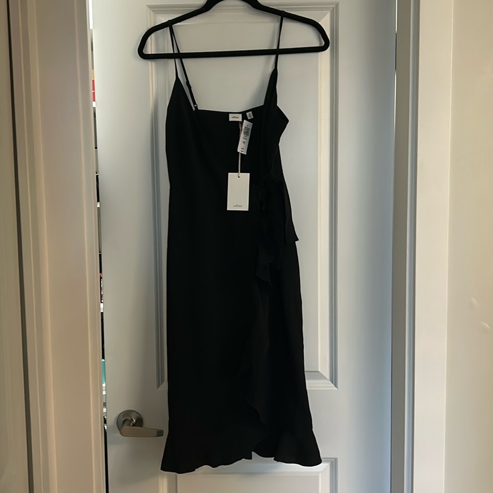 Wilfred dress with tags ( soleil) xs Aritzia